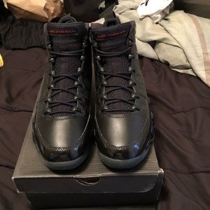Retro 2018 bred 9s